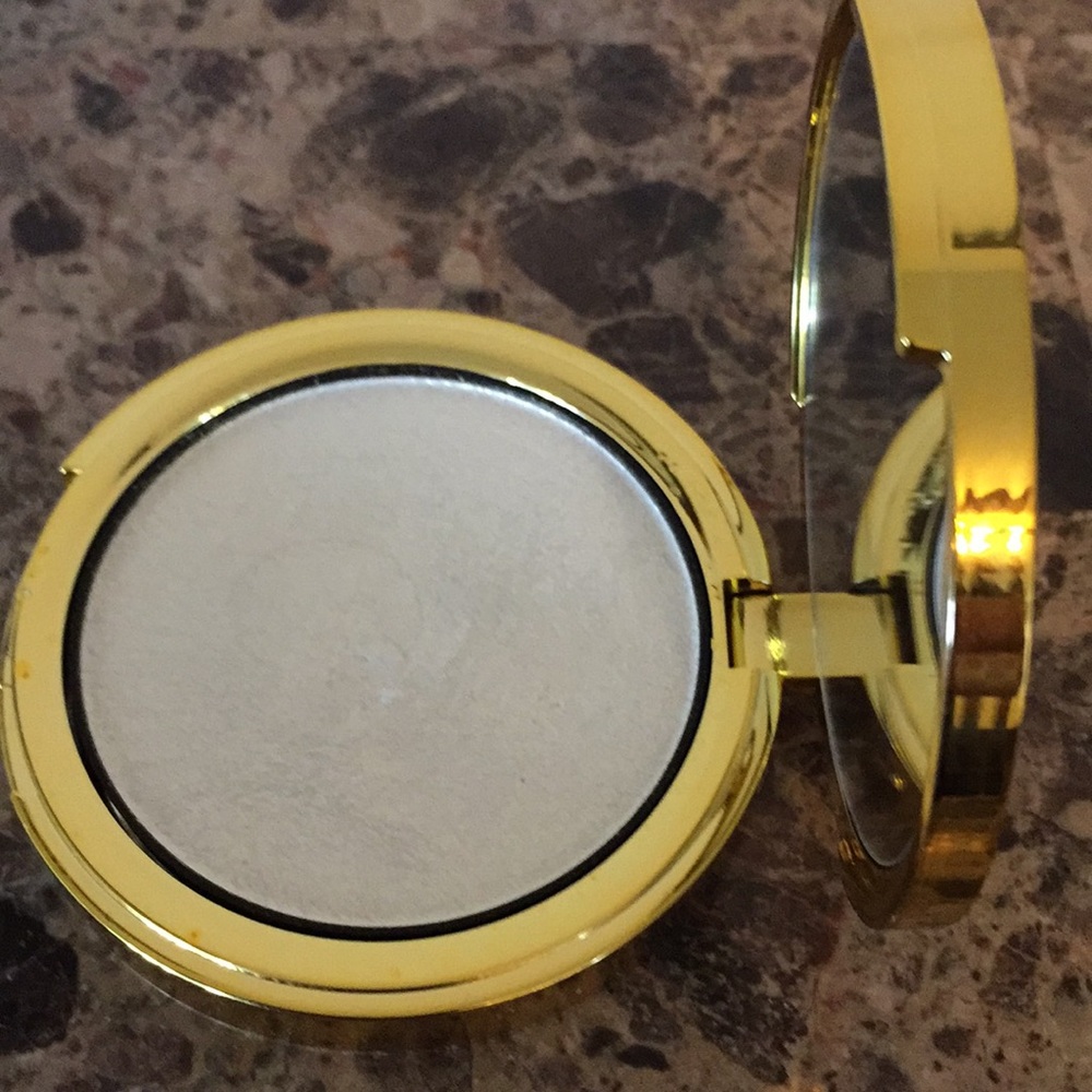 Kat VonD Metal Crush Luminizer 10th Ann GOLD SKOOL